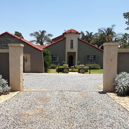 Nouveau Studios Pretoria-Noord Exterior foto