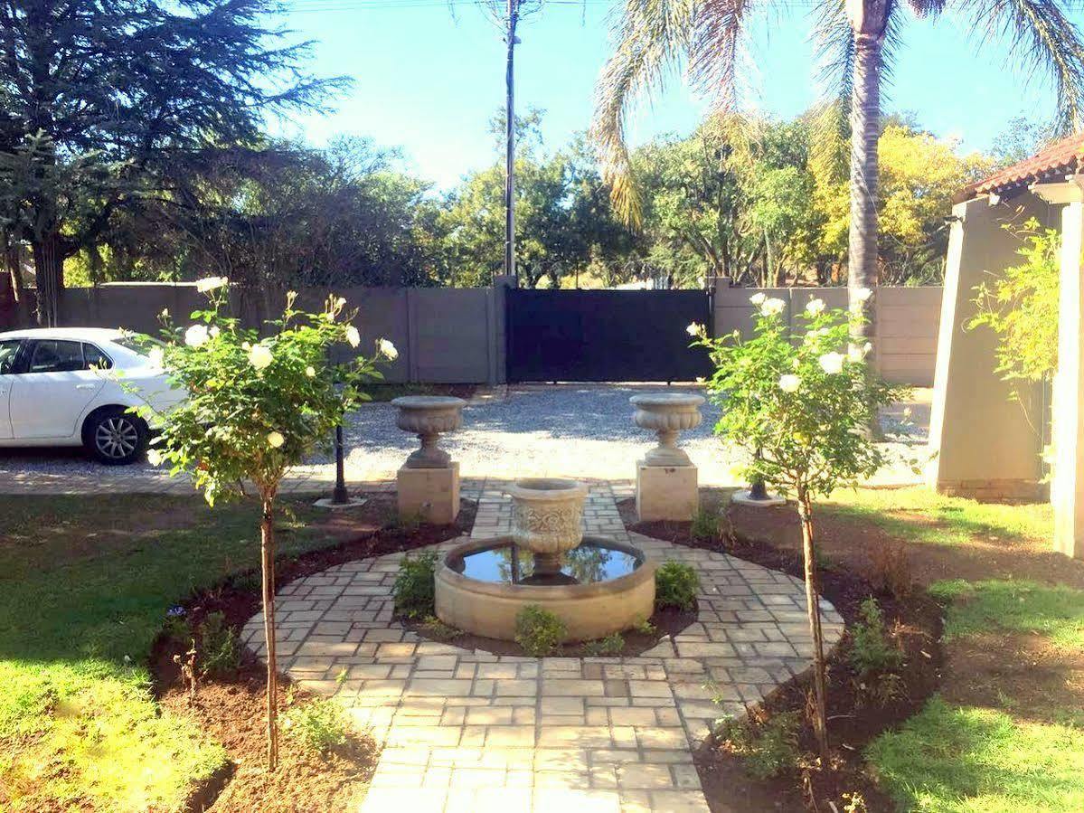 Nouveau Studios Pretoria-Noord Exterior foto