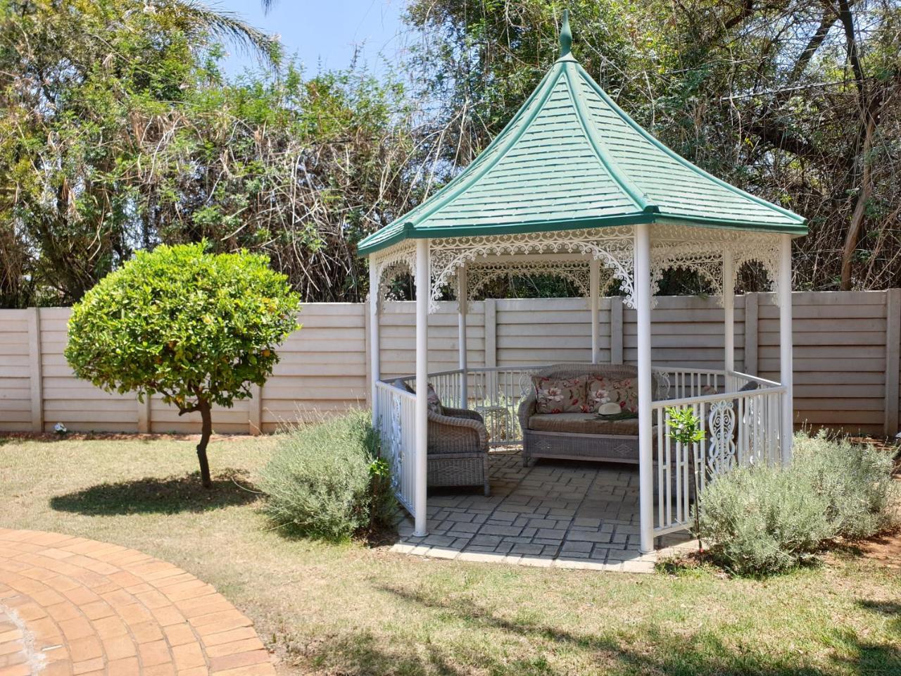 Nouveau Studios Pretoria-Noord Exterior foto